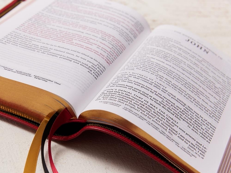 Guide To Wholesale Bible Printing Products: How To Choose Quality Bible Printing Products